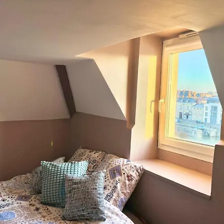 شقة Le Fouquet - T3 Duplex Panorama D'exception Sur La Mayenne *