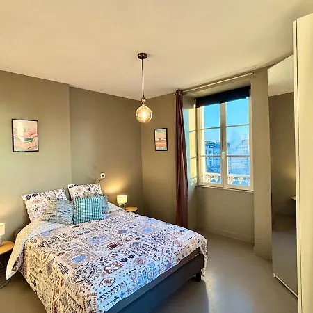 Le Fouquet - T3 Duplex Panorama D'exception Sur La Mayenne * لافال