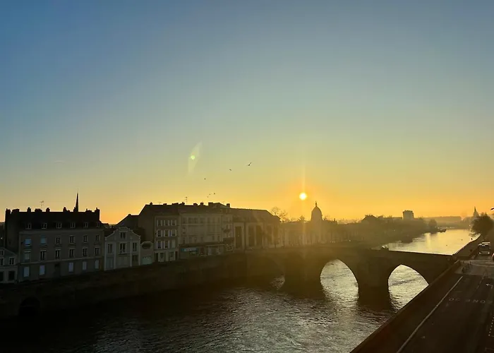 Le Fouquet - T3 Duplex Panorama D'exception Sur La Mayenne Appartamento *