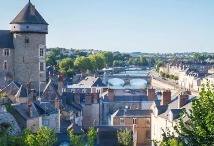 Le Fouquet - T3 Duplex Panorama D'exception Sur La Mayenne